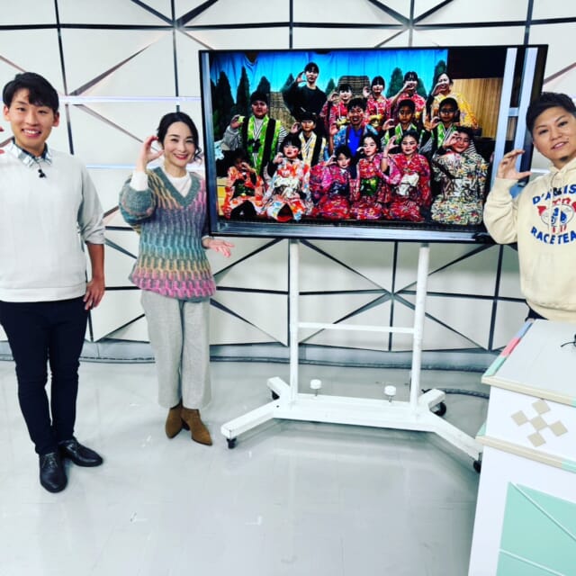 ＼2/6(木)のCATHY／

『30離島再発見！トレジャーアイランド』🌊🌺
第４回目の今日は粟国島編！
島のハブ🐍事情や100年続く伝統行事など粟国島をたくさん知ることができました！
頑張る子どもたちがとてもかわいい😊

今年はお墓事に良いとされるユンヂチの年！
#イマココlive では新しいお墓の形をご紹介！

明日も16:15～生放送！ぜひ見てね👀

見逃し配信サイト
「Quebee」からも見ることができますよ〜📱💯
みなさんチェックしてみてくださいね！

･････････････････････････････････････････
『今より“ちょっとだけ”よくなる』情報をお届け
あなたの生活により添った、
手が届きそうなシアワセ、情報、知識を
@cathy.qab
･････････････････････････････････････････

#okinawa #qab #沖縄 #catchy
#視聴者プレゼント#mozuミニチュア展
#粟国 #塩 #ハブ #伝統行事 
#お墓 #終活 #泡瀬メモリアルパーク